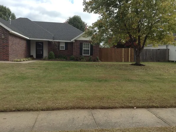 805 Emerald St, Lowell, AR 72745