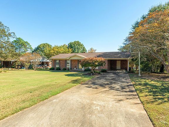 3rd image of 616 Heathwood Dr
