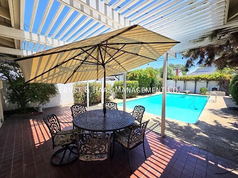 2080 Senasac Ave — Photo 28