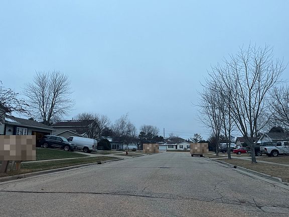 5th image of 321 E Sunny Hill Dr
