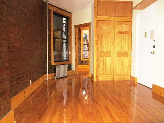 Rented by City Connections Realty | media 10