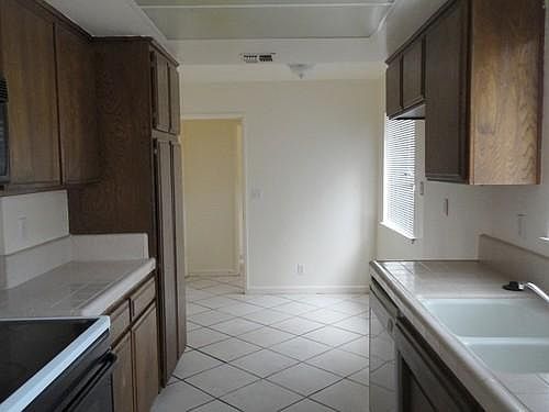 2nd image of 1511 S Mayflower Ave APT D