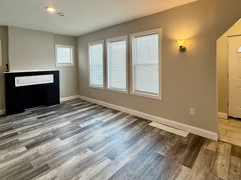 18121 Bentler St — Photo 8