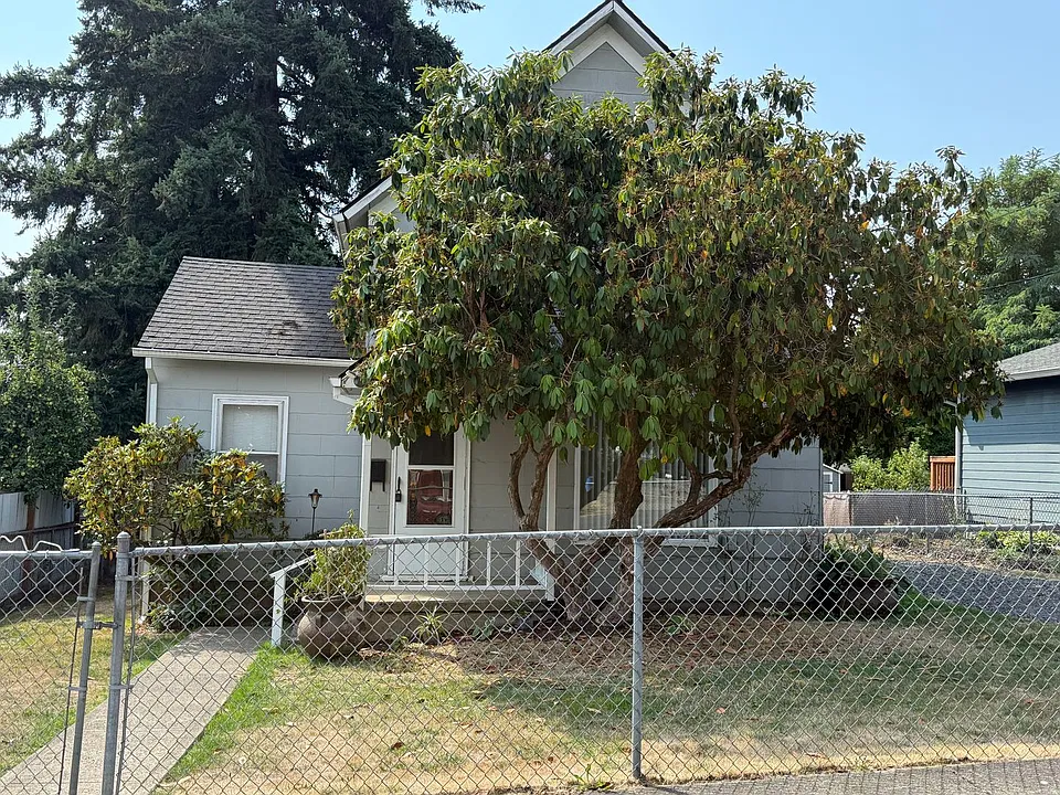 138 NW 17th Ave