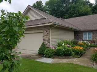 7054 Tree Top Ln NE, Rockford, MI 49341