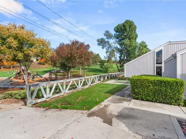 2 Autumn Hill Ln, Laguna Hills, CA 92653