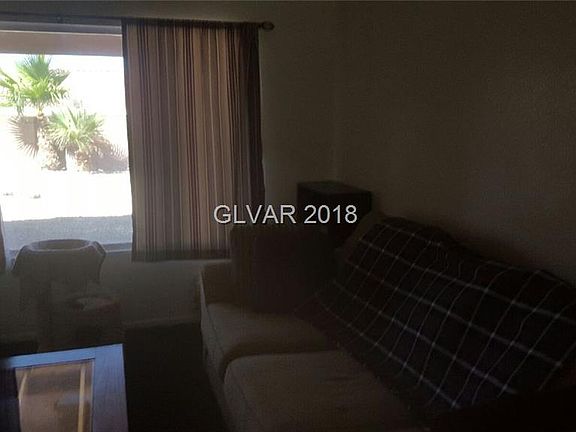 5th image of 720 Cozy Canyon Dr