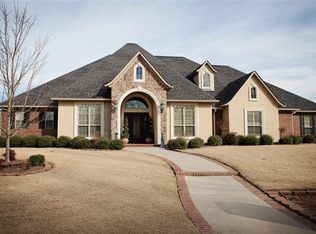 2114 Southcrest Dr, Texarkana, AR 71854