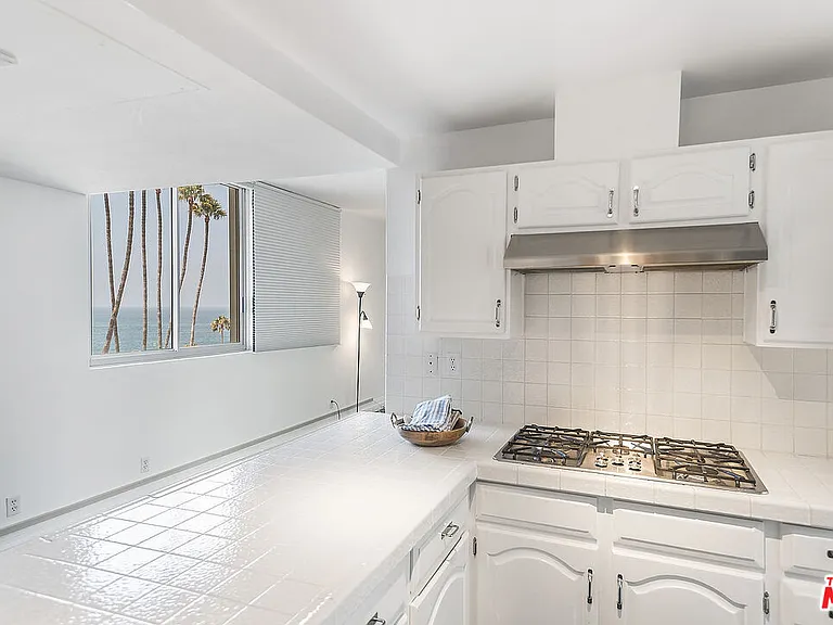 17366 W Sunset Blvd #201 — Photo 13
