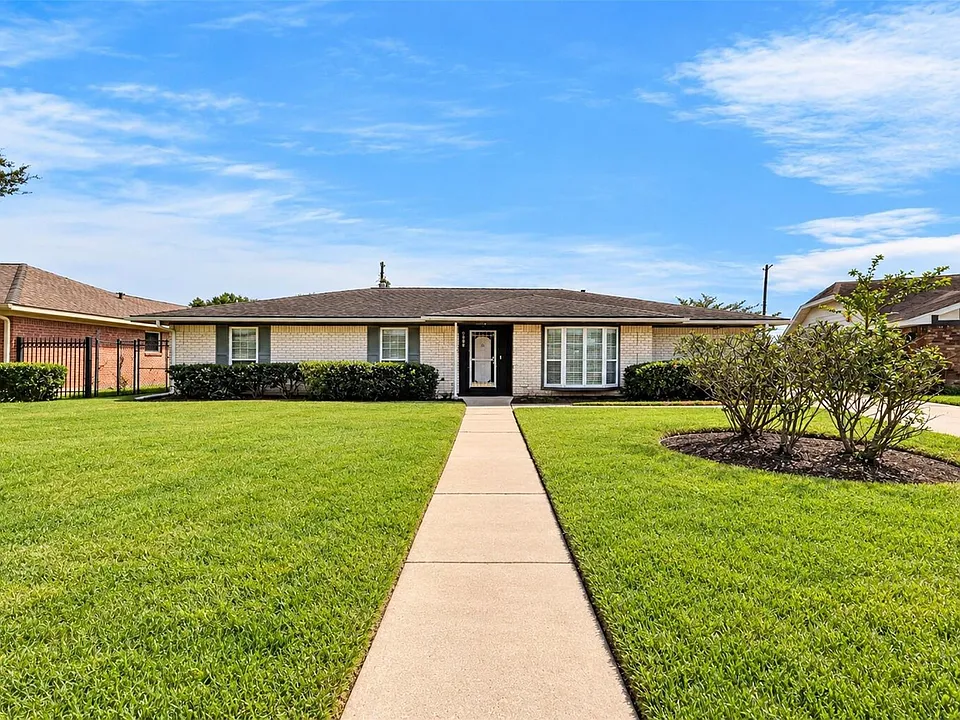3908 Carlson Ln