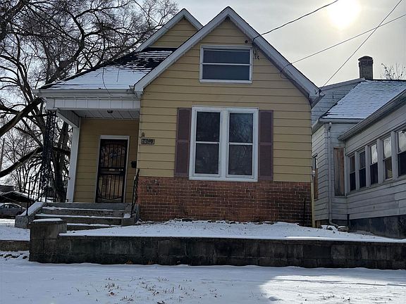 4th image of 2010 W Malone Ave