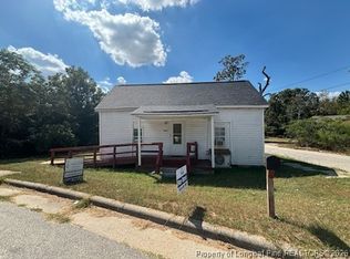 400 McLeod Rd, Red Springs, NC 28377