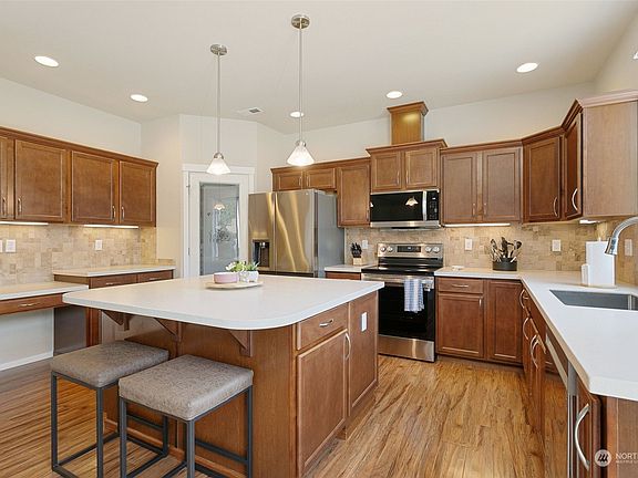 5th image of 2030 198th Street E