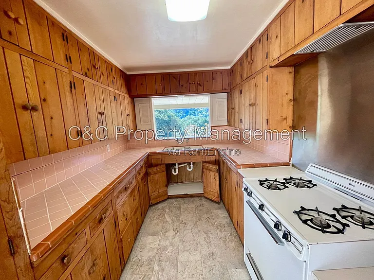 8210 El Camino Estrada — Photo 7