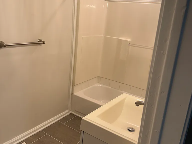 1730 S Sutton Dr — Photo 8