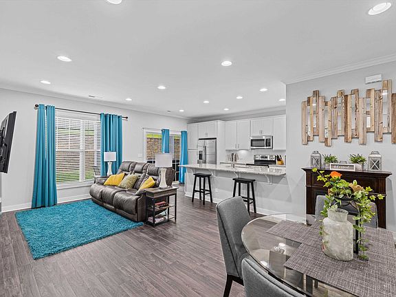 2nd image of 2665 Central Park Ct