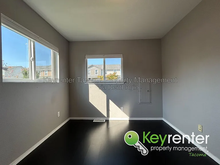 221 Sunset Dr — Photo 9