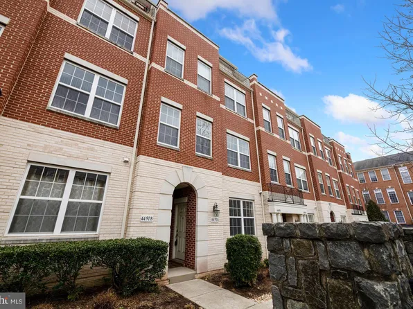 4491 Beacon Grove Cir #A, Fairfax, VA 22033