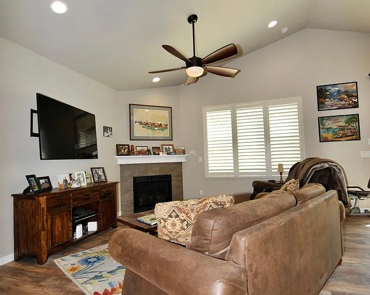 6312 N Descartes Dr — Photo 4