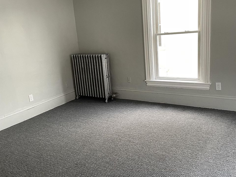 1st image of 257 Turner St #6