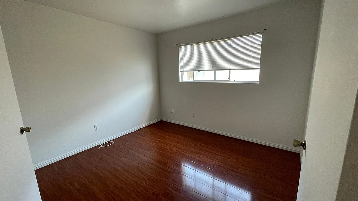 Room 2 - 16021 Halldale Ave #C