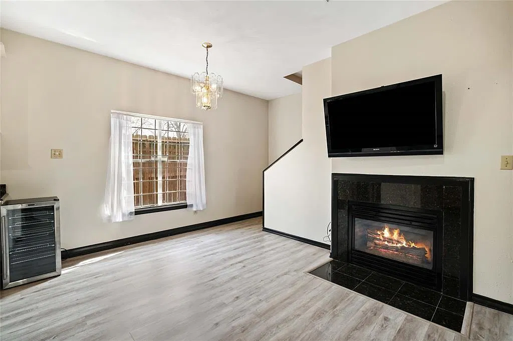 3 bed, 2.5 bath, 1410 sqft, $2,250 — Photo 4
