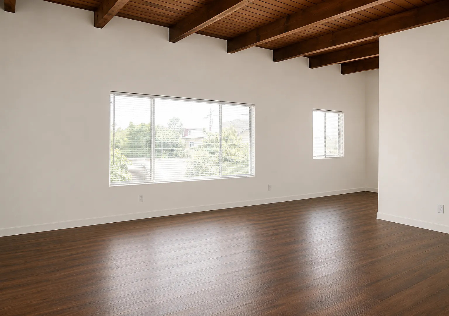 4552 Saturn St — Photo 1