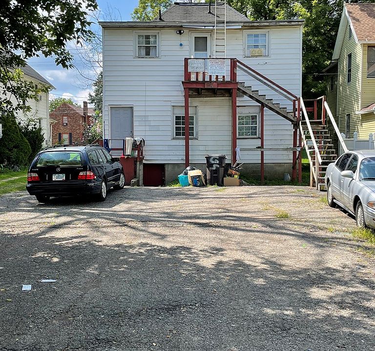 2nd image of 411 S Main St