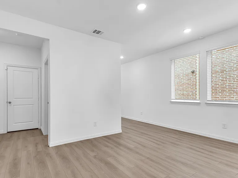 2136 Sunnymede Dr — Photo 6
