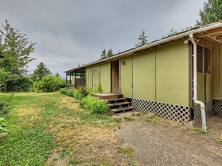 SE Skyhawk Ln — Photo 2