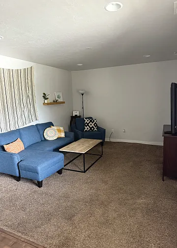 3 bed, 2.5 bath, 1320 sqft, $2,300 — Photo 3
