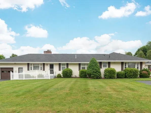 6 Harvey Ln, Westborough, MA 01581