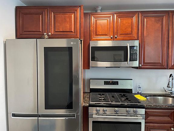 4th image of 55 Waterview Ct #B
