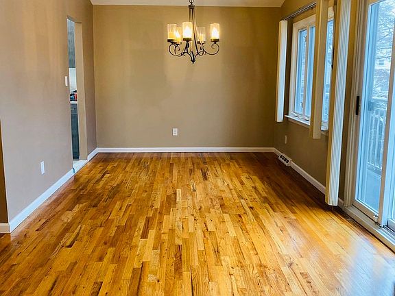 4th image of 104 Ainsworth Ave #1