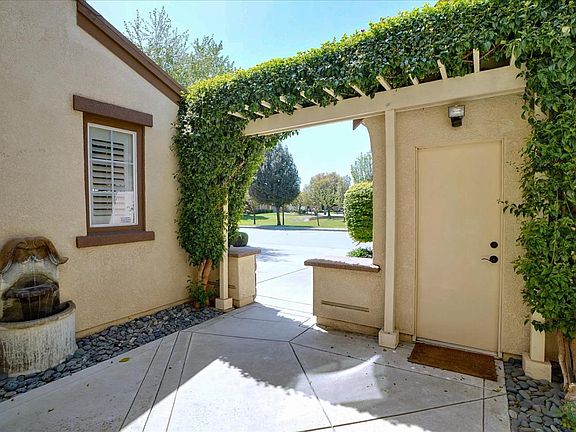 5th image of 16835 Zinfandel Cir