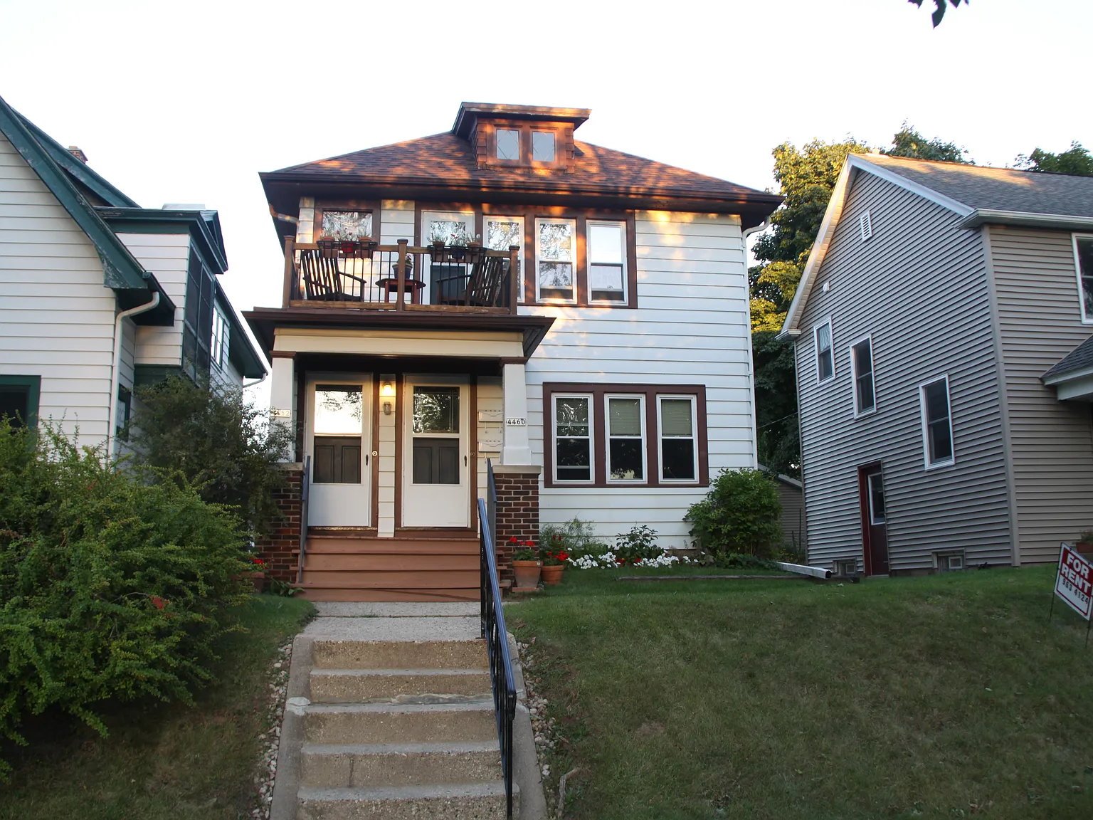 2 bed, 1000 sqft, $1,550 — Photo 1