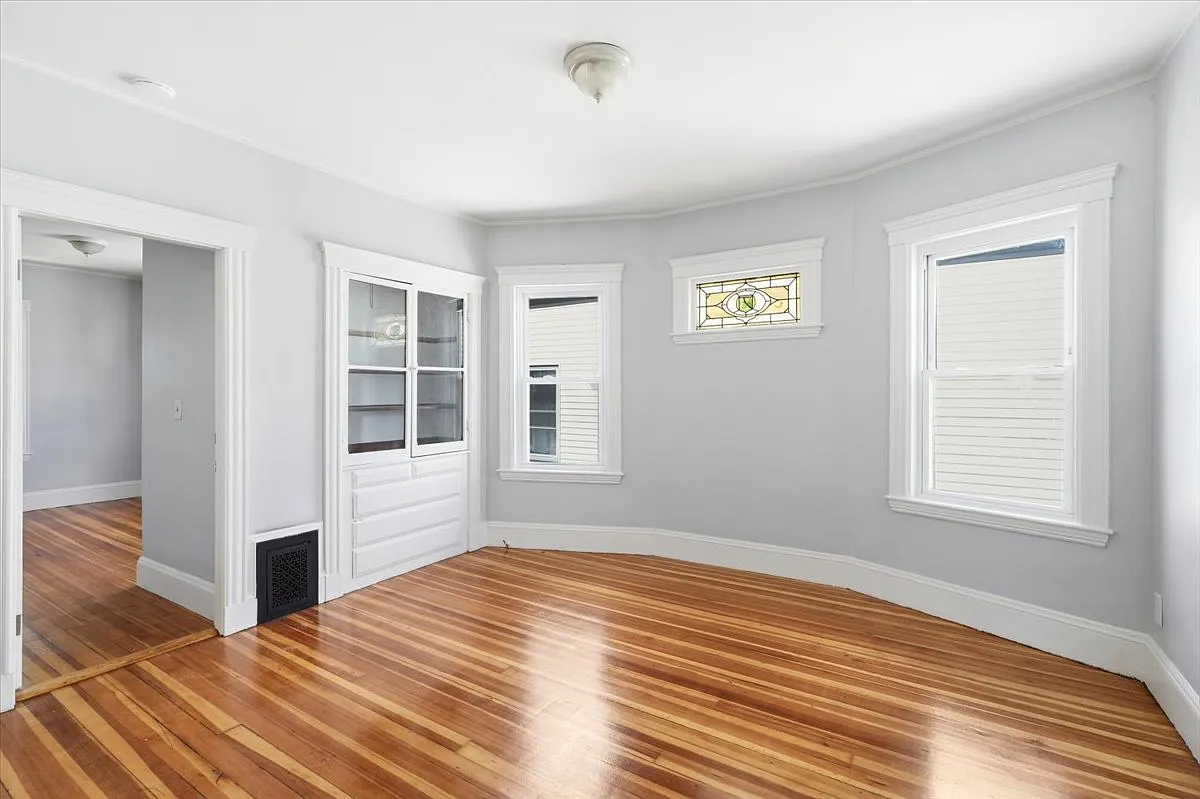 3 bed, 1100 sqft, $3,000 — Photo 1