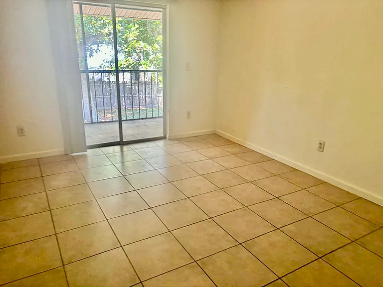408 Banana Cay Dr #G — Photo 5