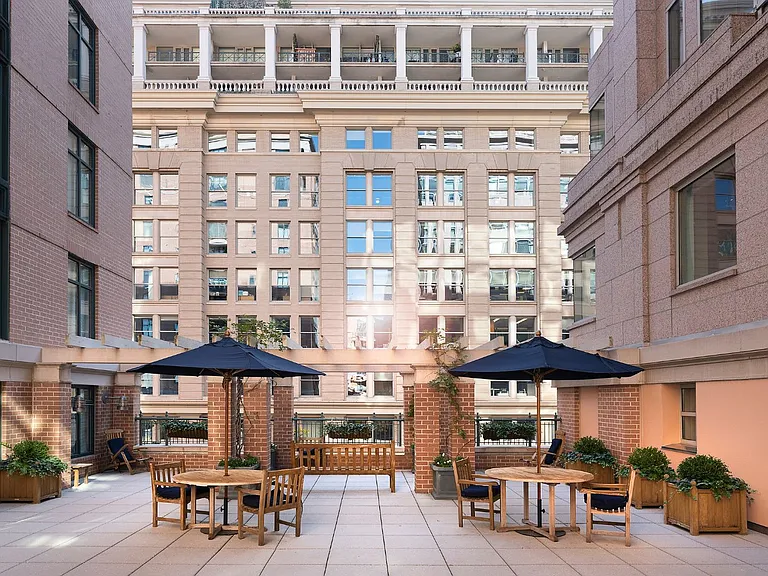 The Lexington at Market Square — Photo 39