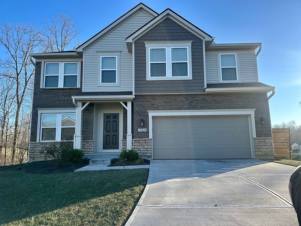 Large 4 bedroom home on private cut-de-sac lot