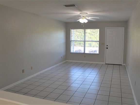4th image of 3741 NW Huntsboro St #101