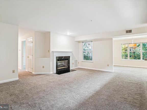 5th image of 4124 Monument Ct Unit 203