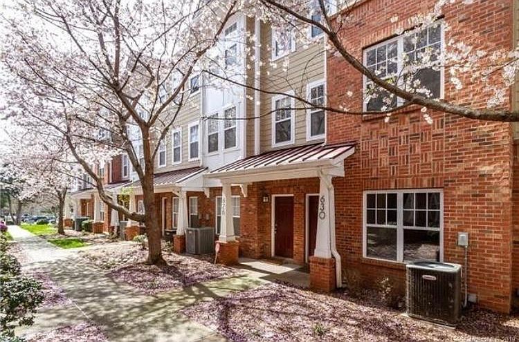 *Pictures are of comparable property in same complex. Paint color and flooring different in actual unit*