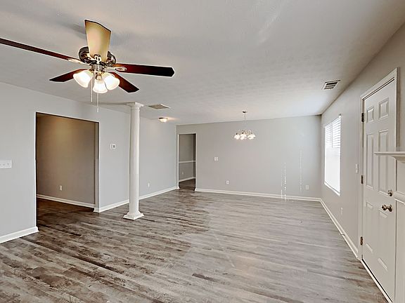 5th image of 2065 Uptown Sq