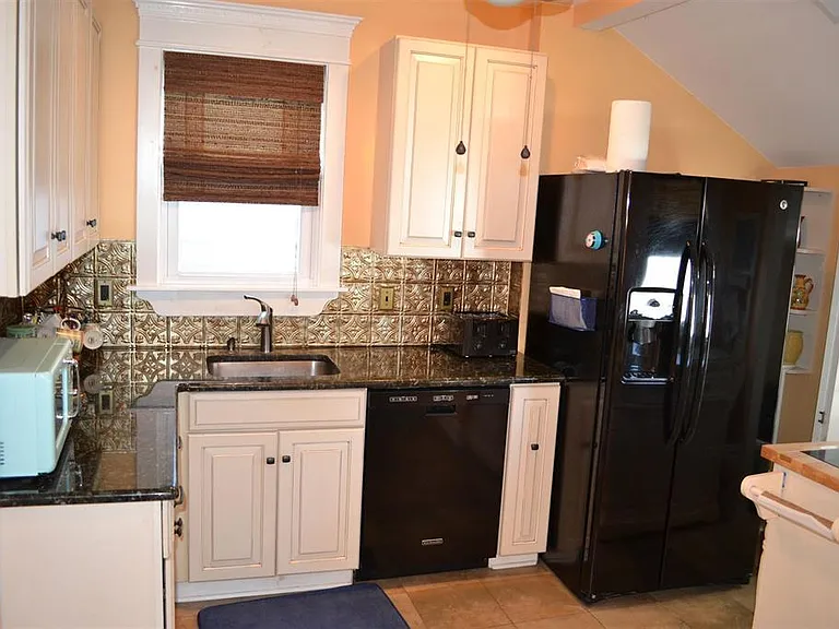 22 N Buffalo Ave — Photo 16