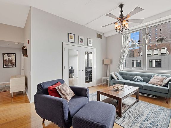 3rd image of 1000 W Leland Ave APT 6D