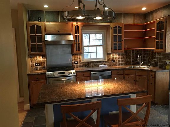 2nd image of 118 Orange Ave