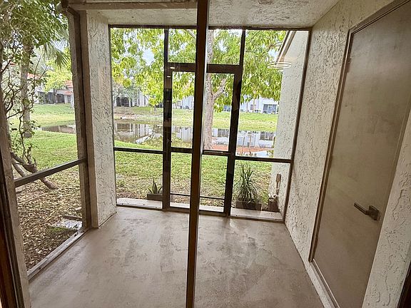 5th image of 3276 Coral Lake Ln