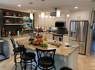 707 Matthews Ct, Arlington, TX 76012