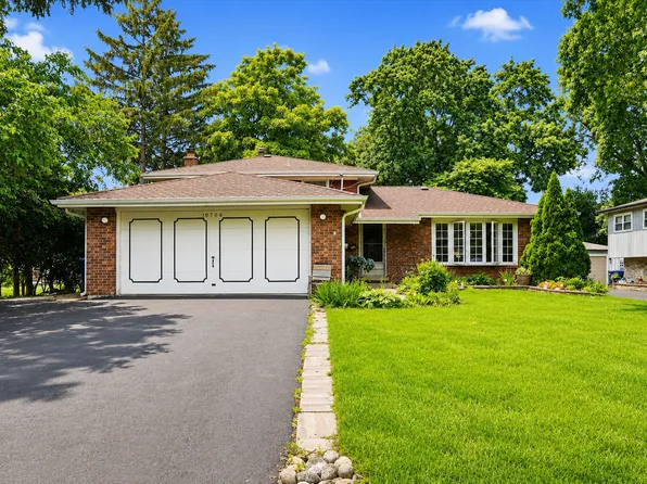 10706 S Neenah Ave, Worth, IL 60482